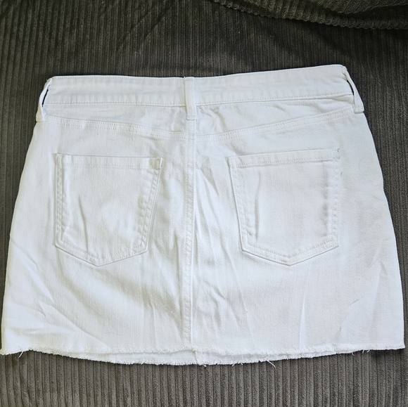GAP White Denim Mini Skirt Women’s Size 4 | Casual Summer Jean Skirt| Minimalist - Picture 3 of 12